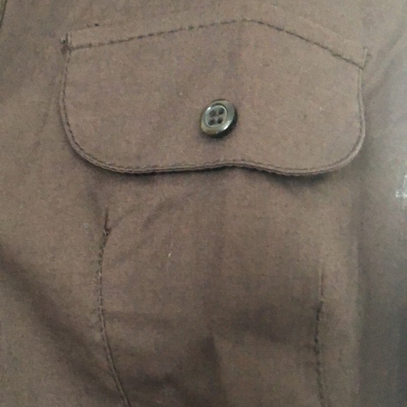 Brown short sleeve blouse2 fake pockets, stretchy, H&M, Us10 - Picture 3 of 13